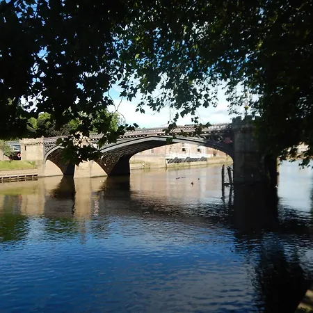 דירה Castle Mills View